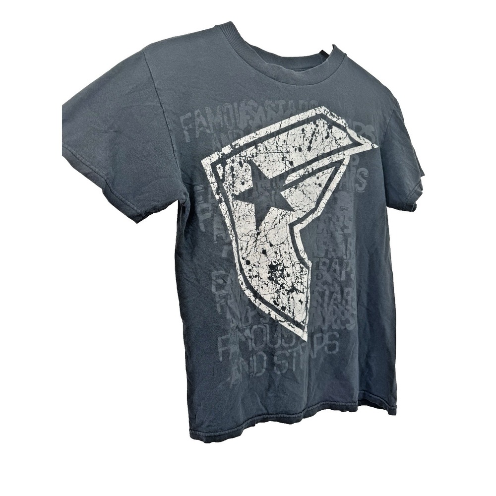 Vtg Famous Stars and Straps Giant Logo Print Tee Faded 2000s y2k Travis Barker